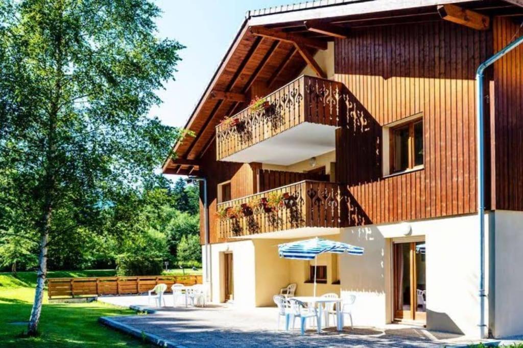 Bel Appartement En Residence Avec Piscines Samoens Exterior photo